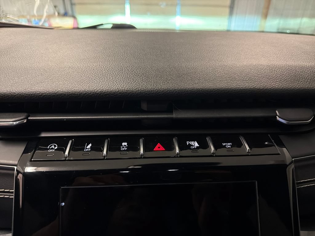Used 2021 Jeep Grand Cherokee L Laredo AWD/4WD image 23