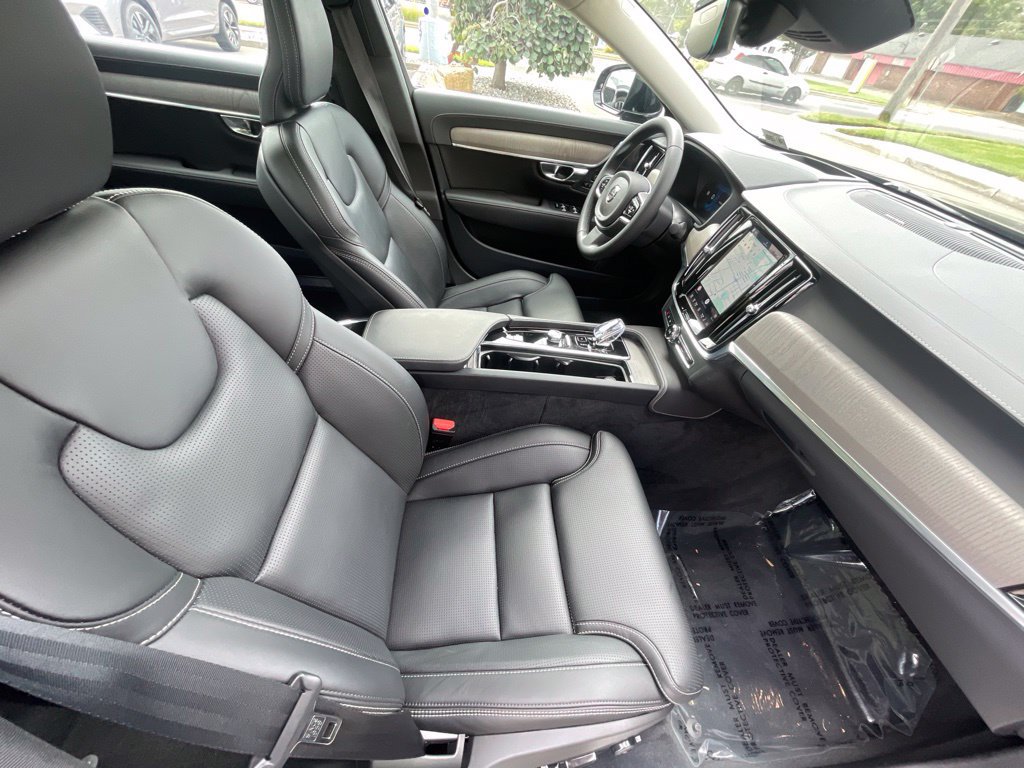 Certified 2025 Volvo S90 B6 Ultra AWD/4WD image 16