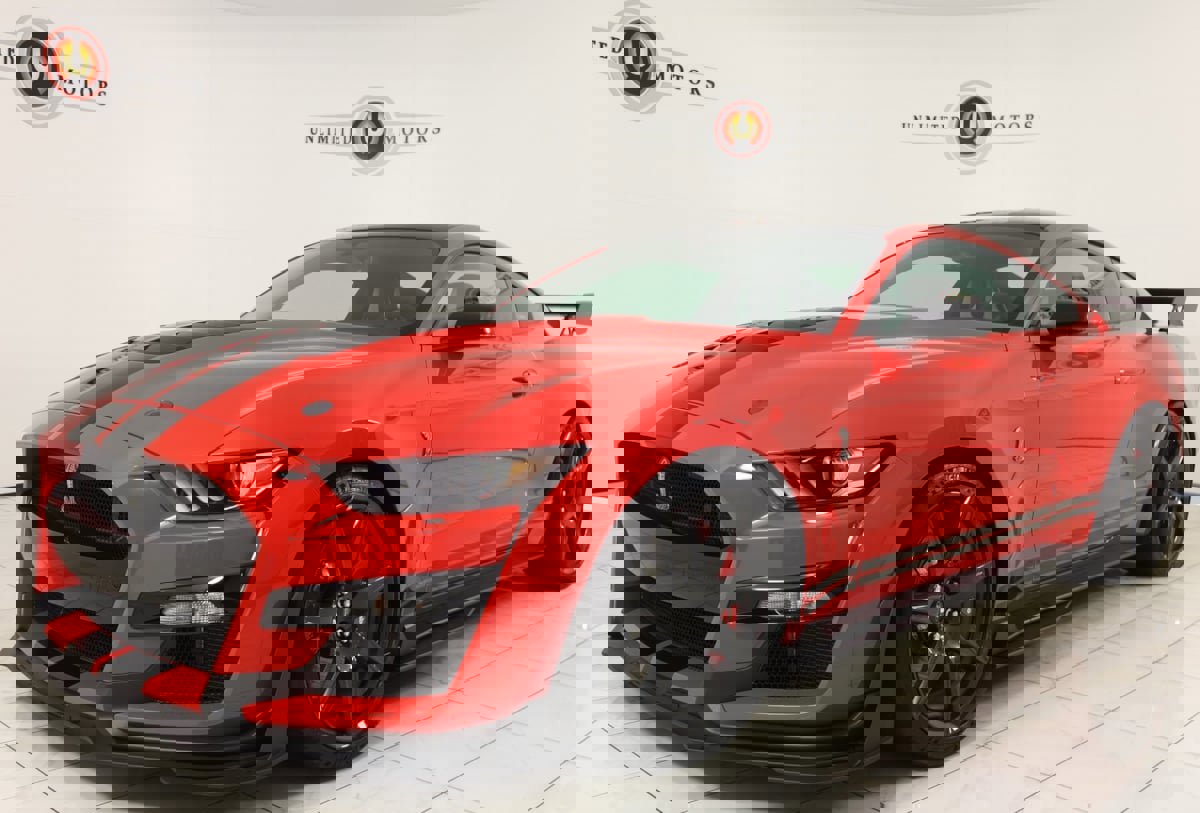 Used 2022 Ford Mustang Shelby GT500 w/ Carbon Fiber Track Pack image 5