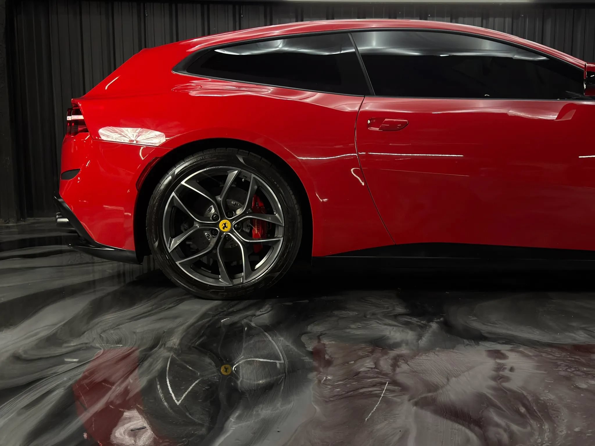 Used 2018 Ferrari GTC4Lusso T RWD image 12