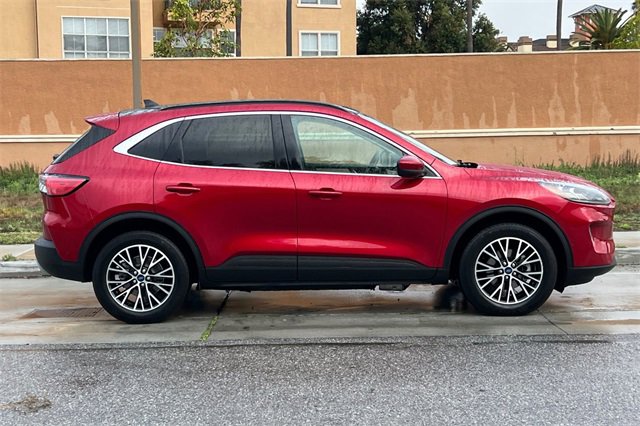 Used 2022 Ford Escape Titanium w/ Titanium Premium Package image 3