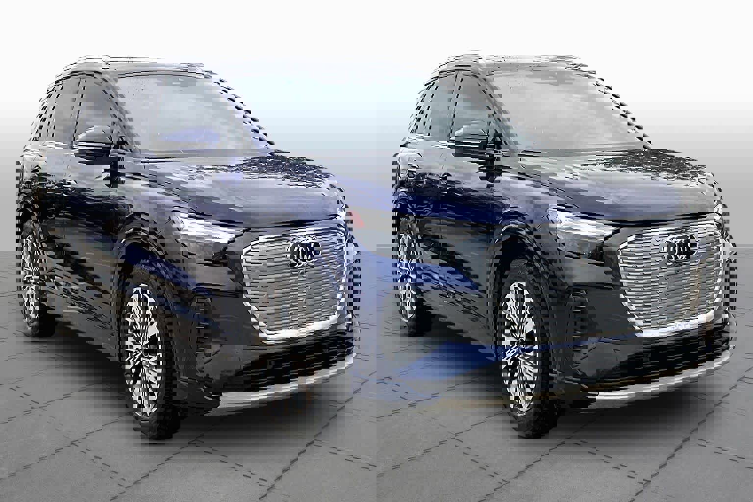 Used 2023 Audi Q4 e-tron Premium Plus w/ Premium Plus image 3