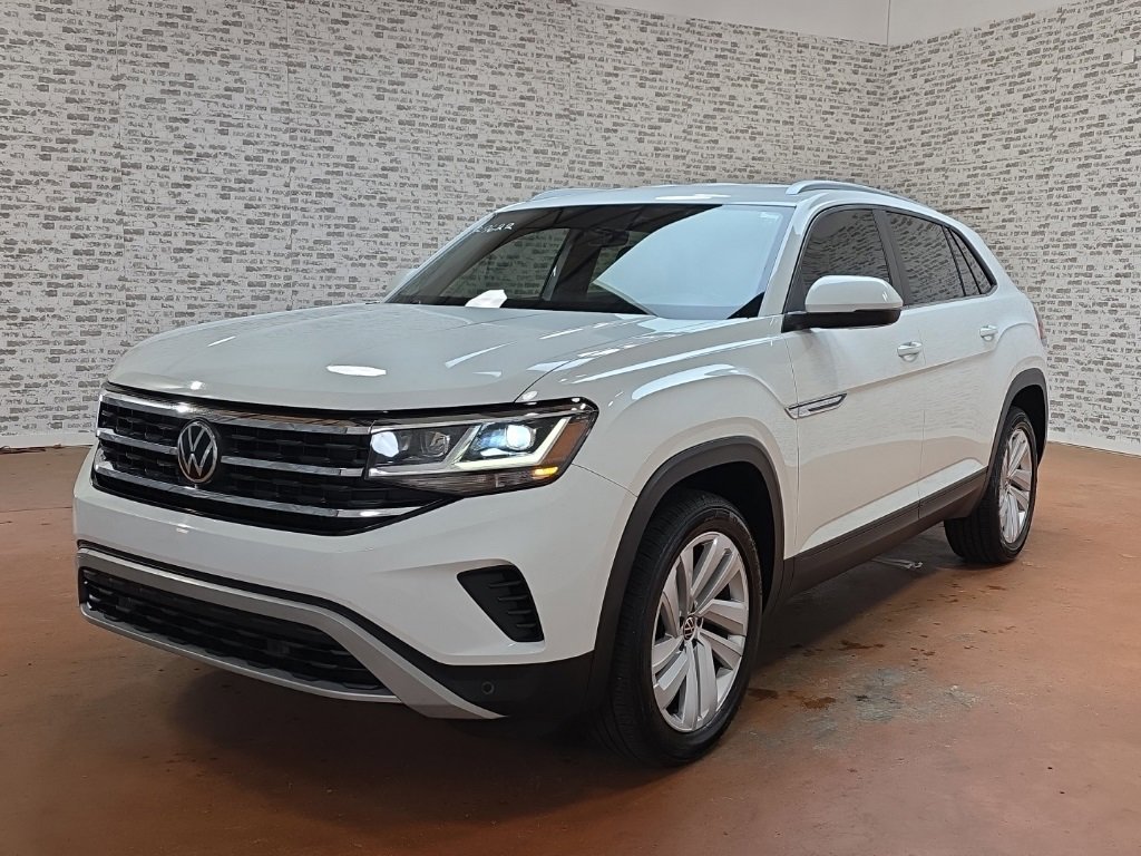 Used 2020 Volkswagen Atlas Cross Sport SE w/ Towing Package image 5