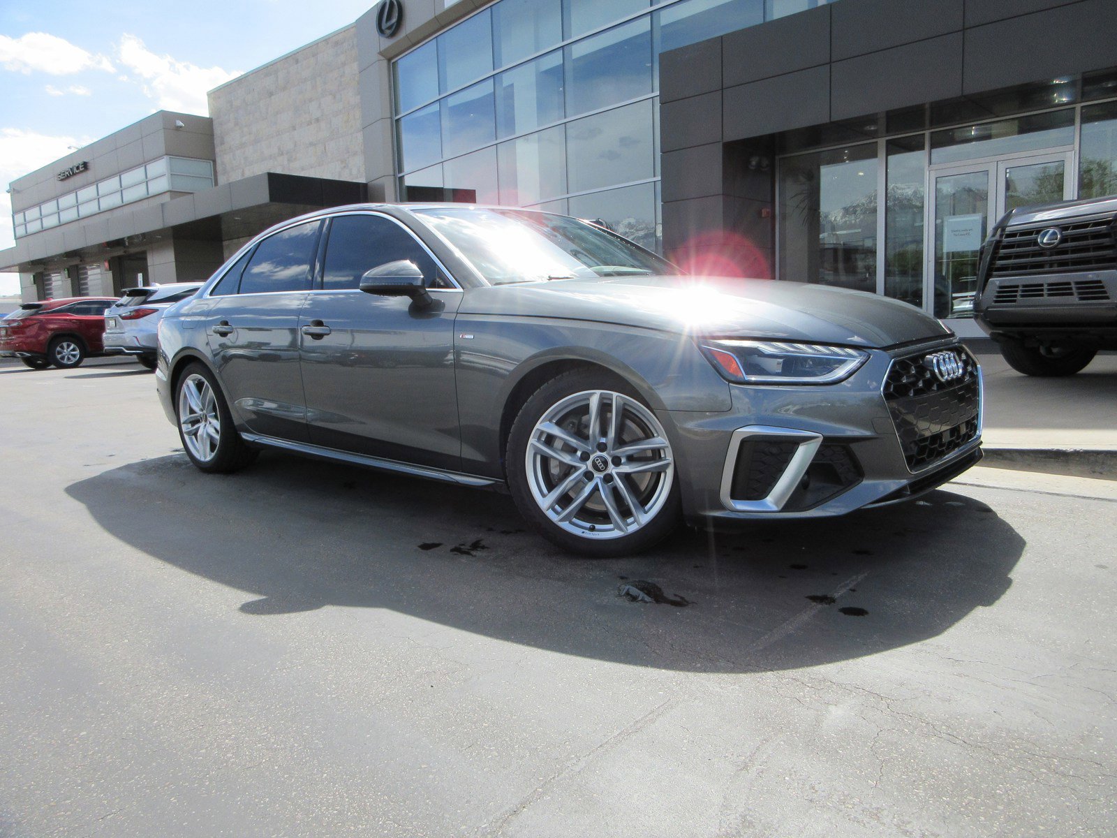 Used 2023 Audi A4 2.0T Premium image 13