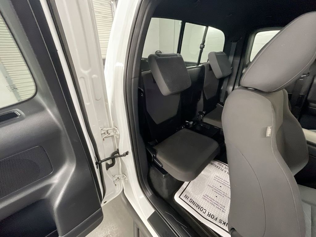 Used 2016 Toyota Tacoma TRD Sport image 24