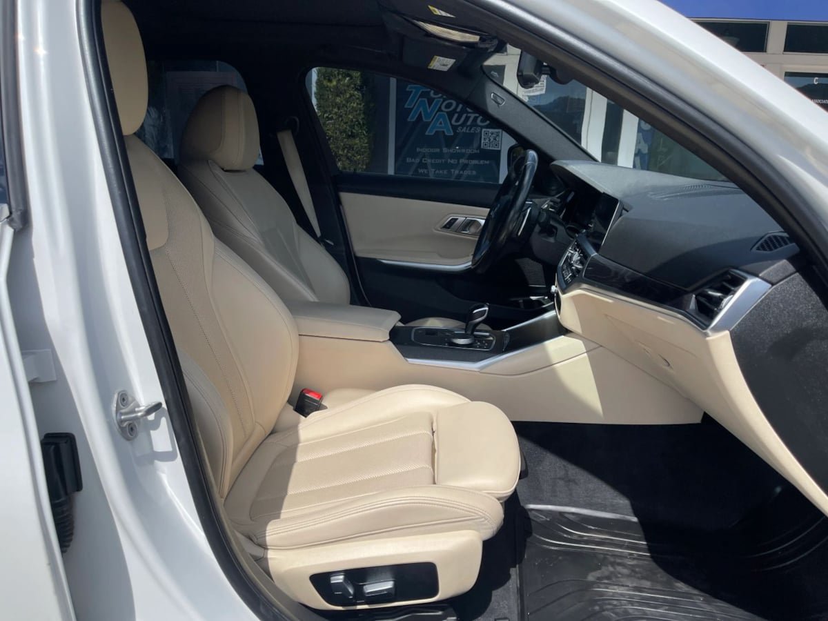 Used 2022 BMW 330e w/ Driving Assistance Package RWD image 30