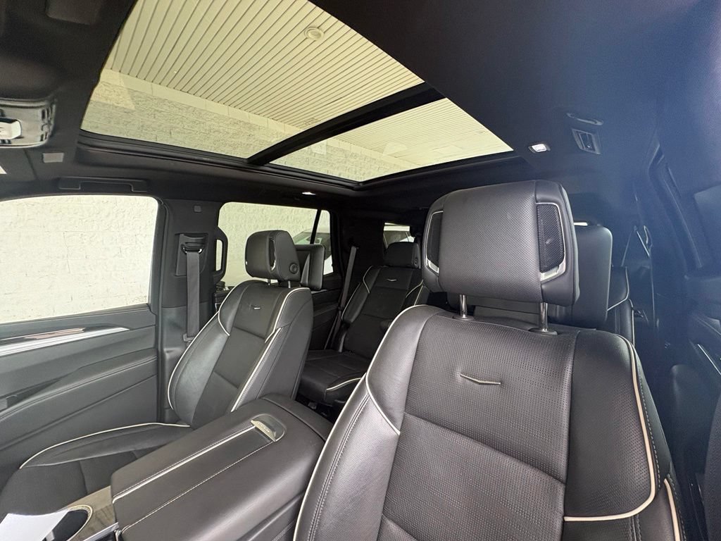 Certified 2025 Cadillac Escalade Premium Luxury AWD/4WD image 2