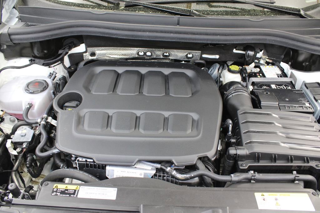 Certified 2025 Volkswagen Tiguan SE image 31