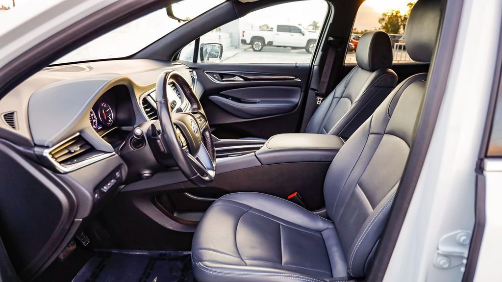 Used 2024 Buick Enclave Premium AWD/4WD image 21