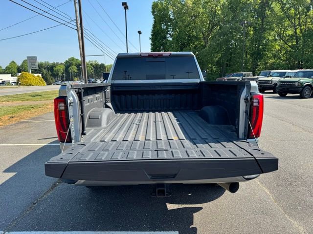 Used 2024 GMC Sierra 3500 Denali Ultimate AWD/4WD image 9