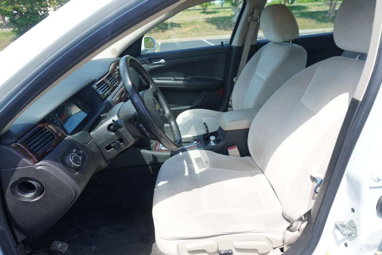 Used 2013 Chevrolet Impala LT FWD image 27