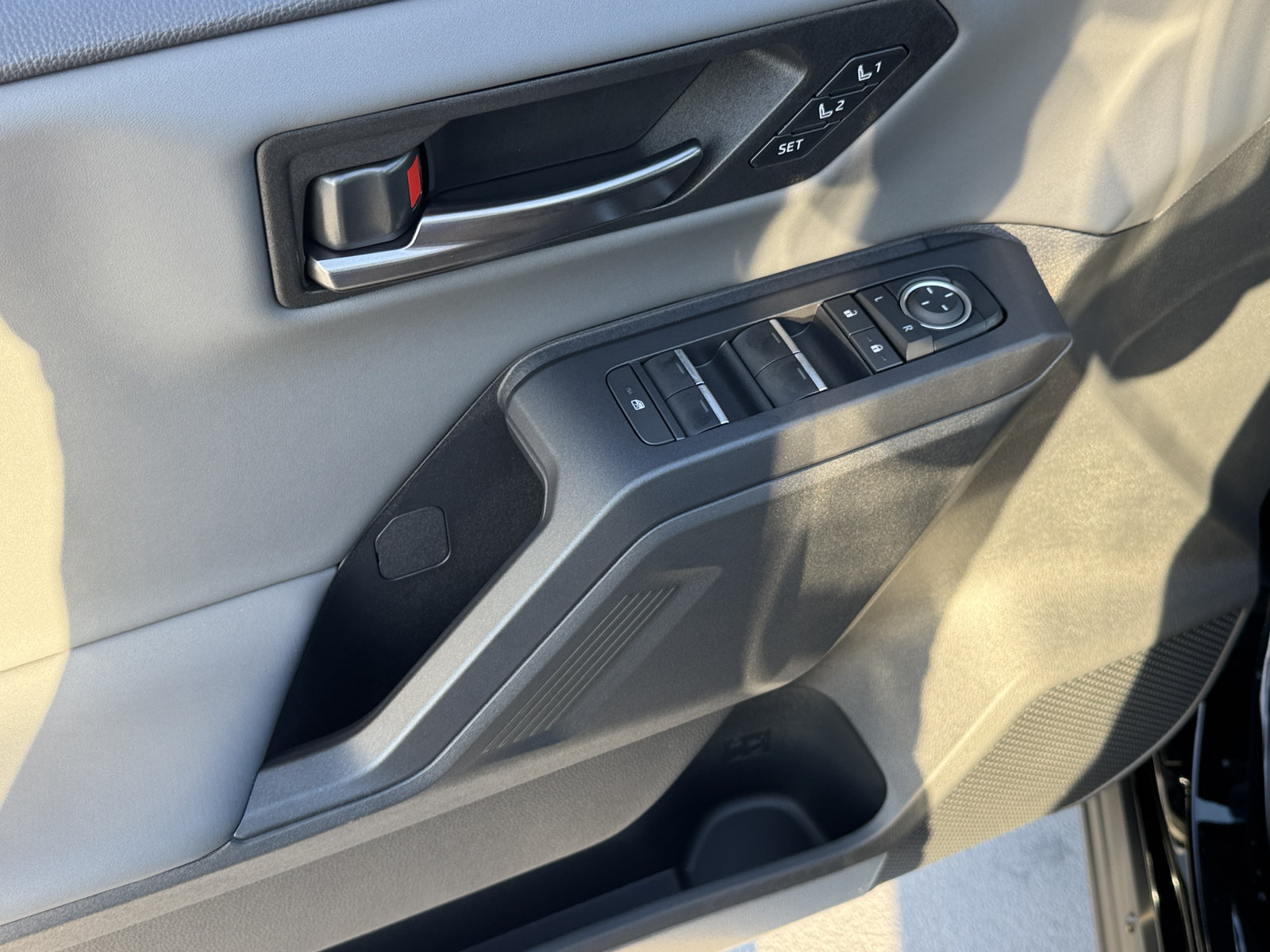 New 2026 Toyota RAV4 XSE AWD/4WD image 18