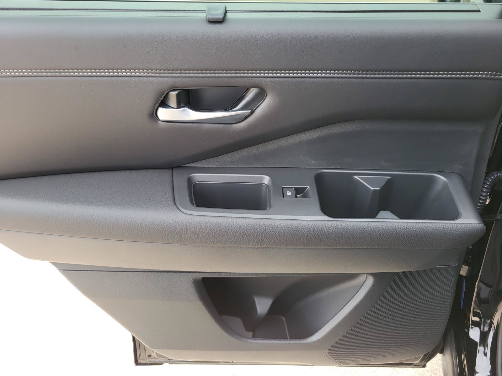 New 2026 Nissan Pathfinder Platinum w/ Cargo Package FWD image 15
