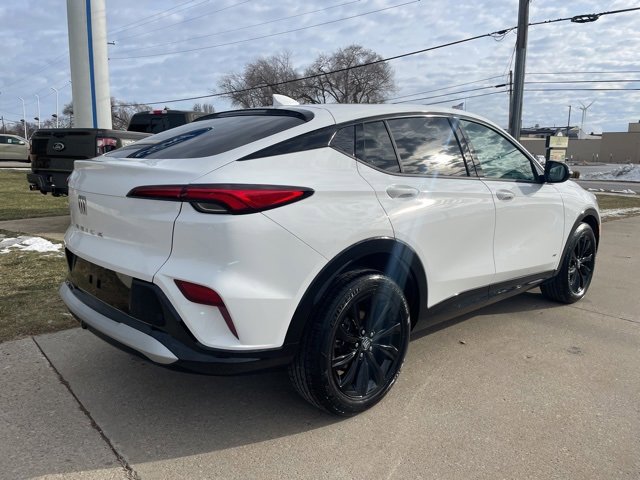 Used 2025 Buick Envista Sport Touring image 13