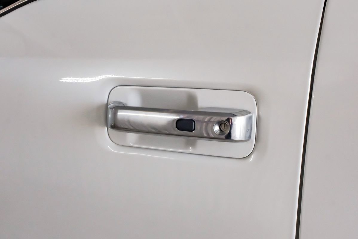 Used 2018 Ford F350 Platinum w/ Platinum Ultimate Package image 40