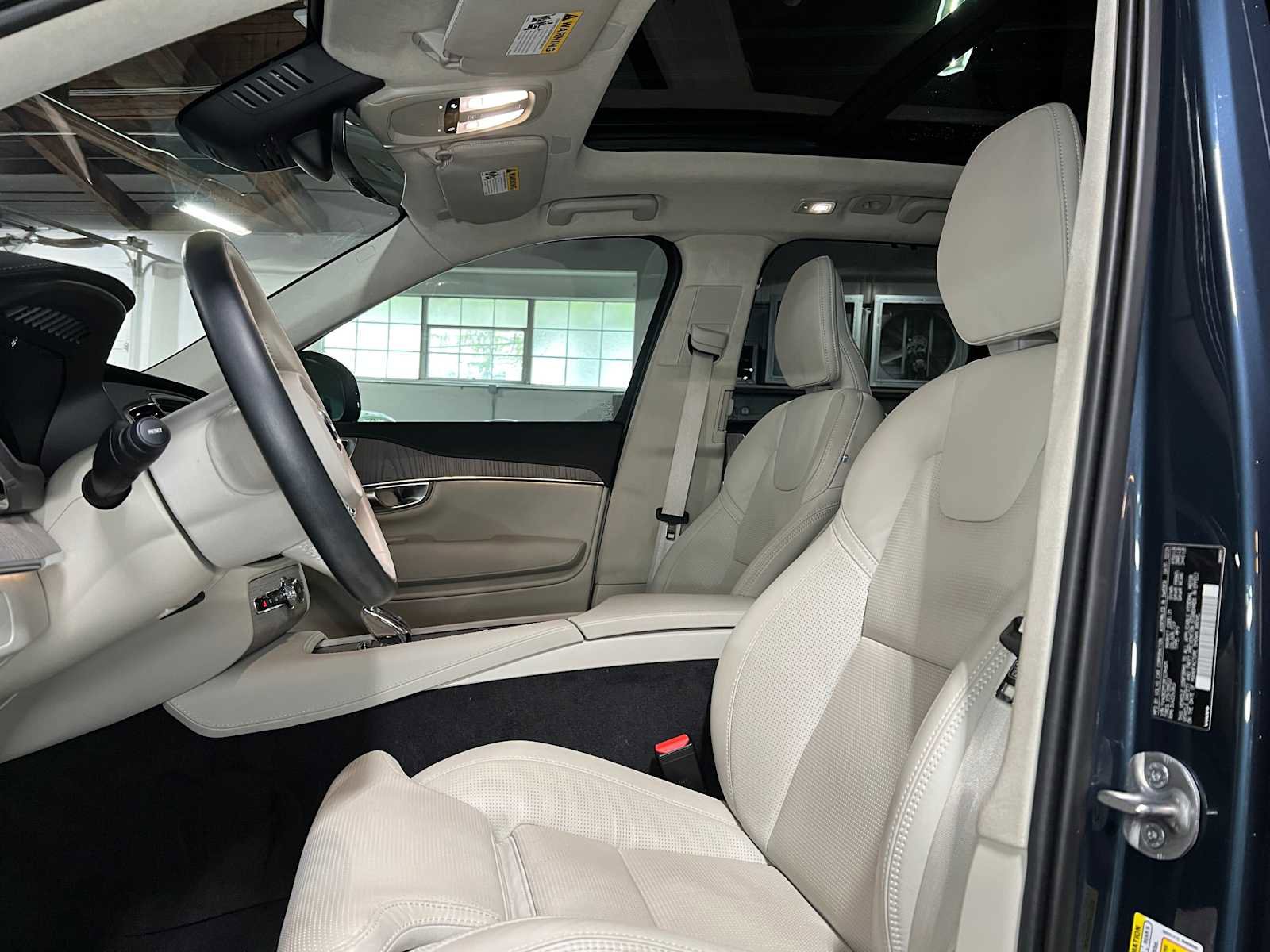 Used 2024 Volvo XC90 B6 Ultimate w/ Lounge Package image 25