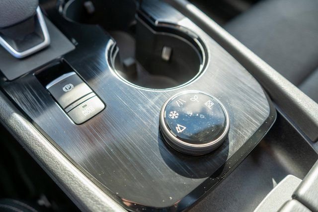 Certified 2025 Nissan Rogue SV image 30