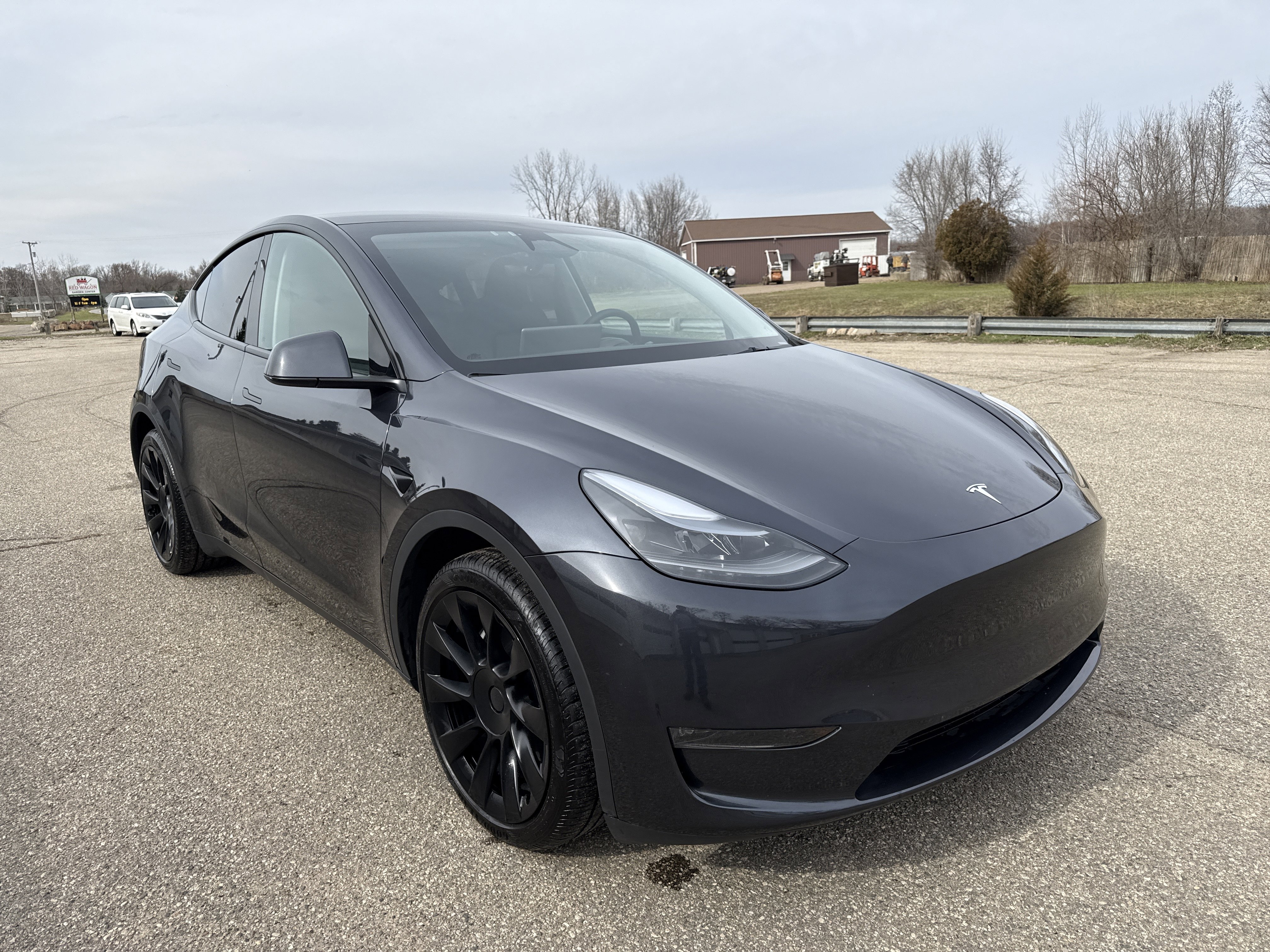 Used 2024 Tesla Model Y Long Range image 2