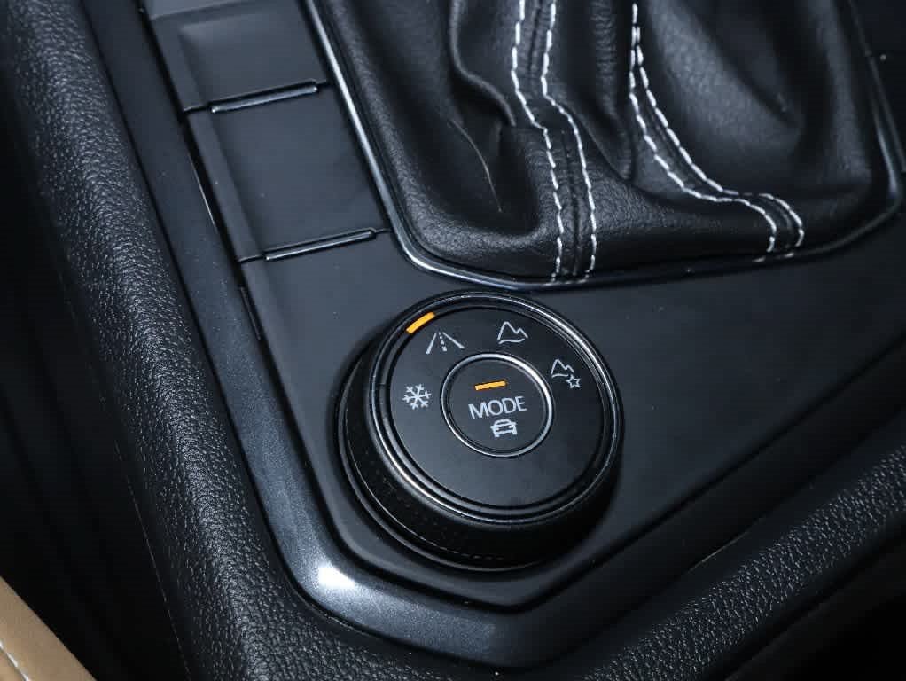 Certified 2023 Volkswagen Tiguan SE AWD/4WD image 27