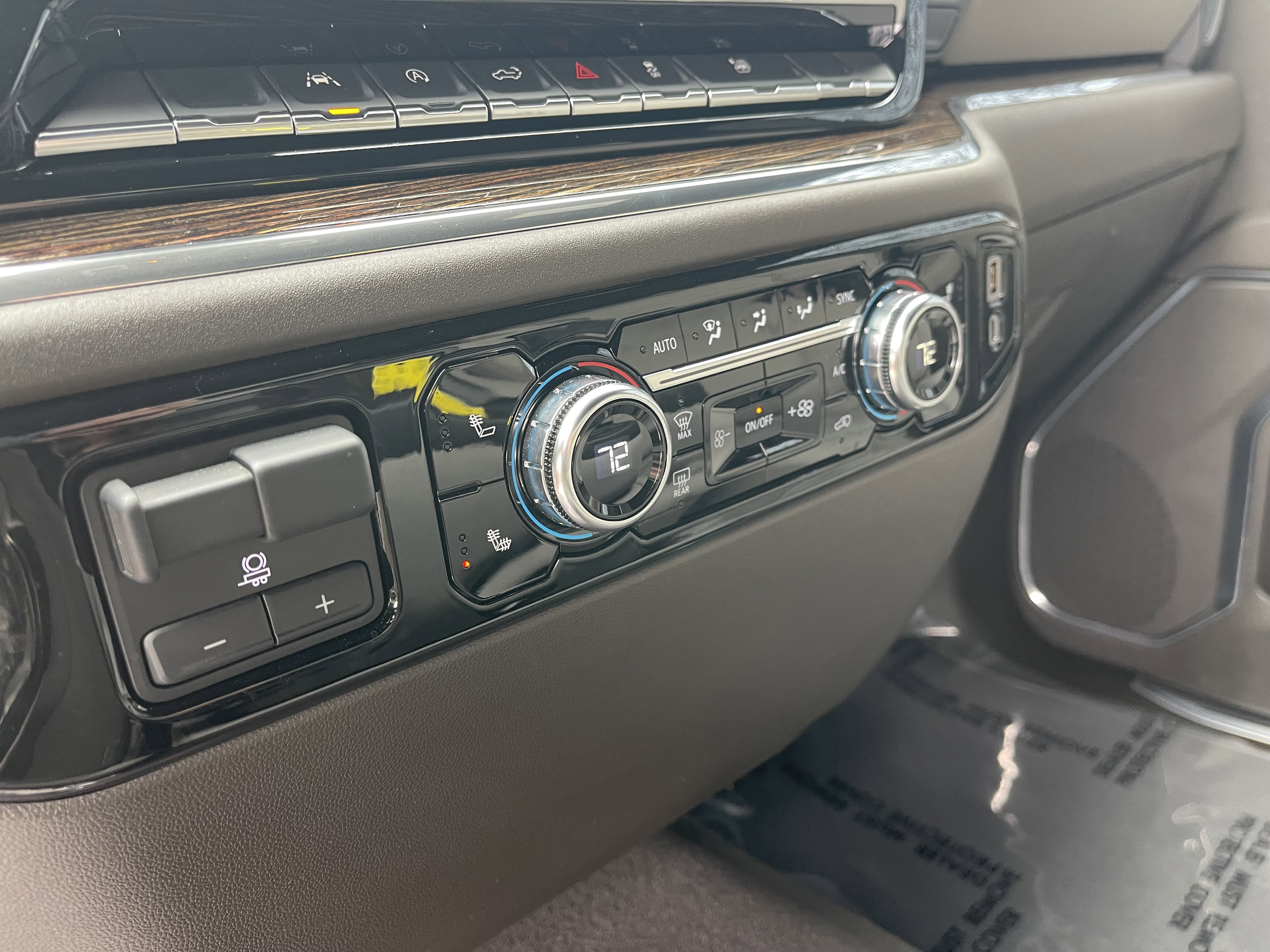 Used 2023 GMC Sierra 1500 SLE image 11