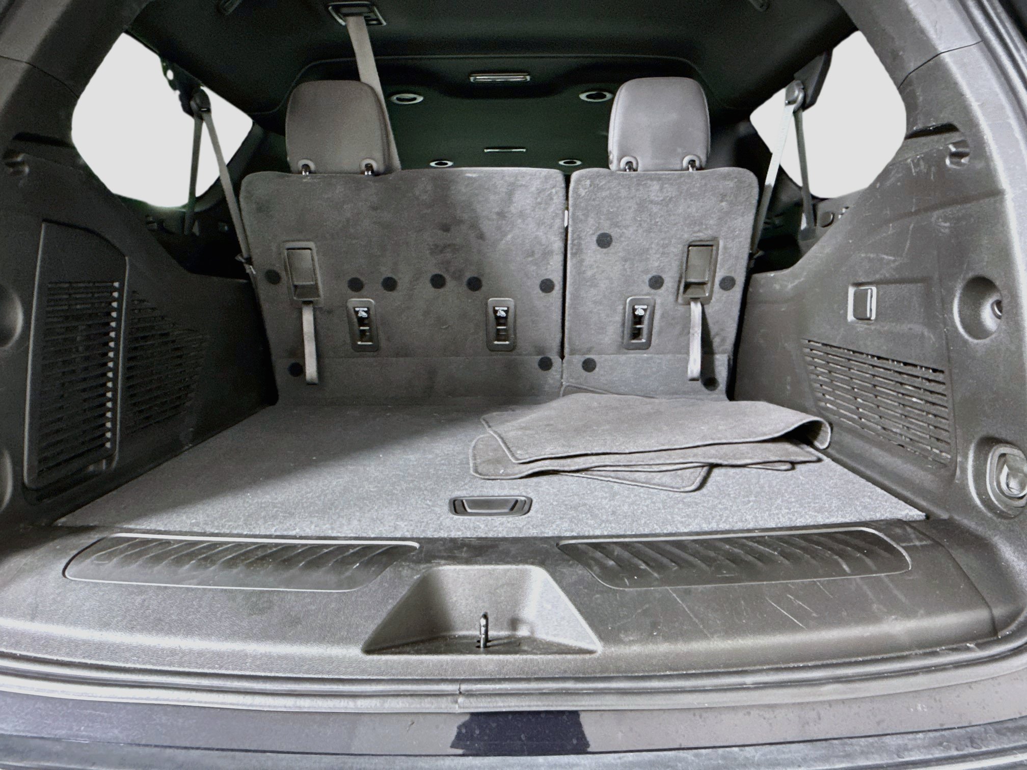 Used 2023 Chevrolet Suburban LS RWD image 26
