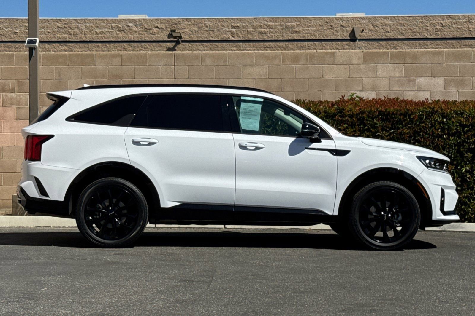 Used 2023 Kia Sorento SX image 3