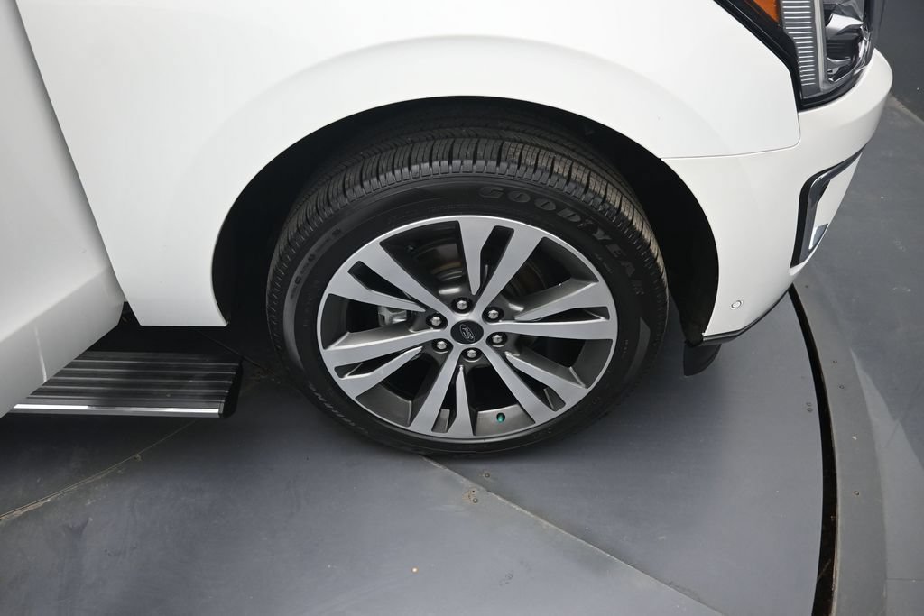 Used 2020 Ford Expedition Limited w/ Equipment Group 302A AWD/4WD image 37