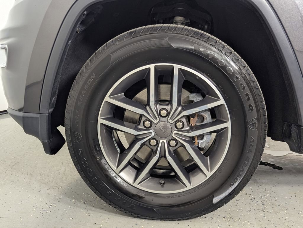 Used 2019 Jeep Grand Cherokee Limited RWD image 11