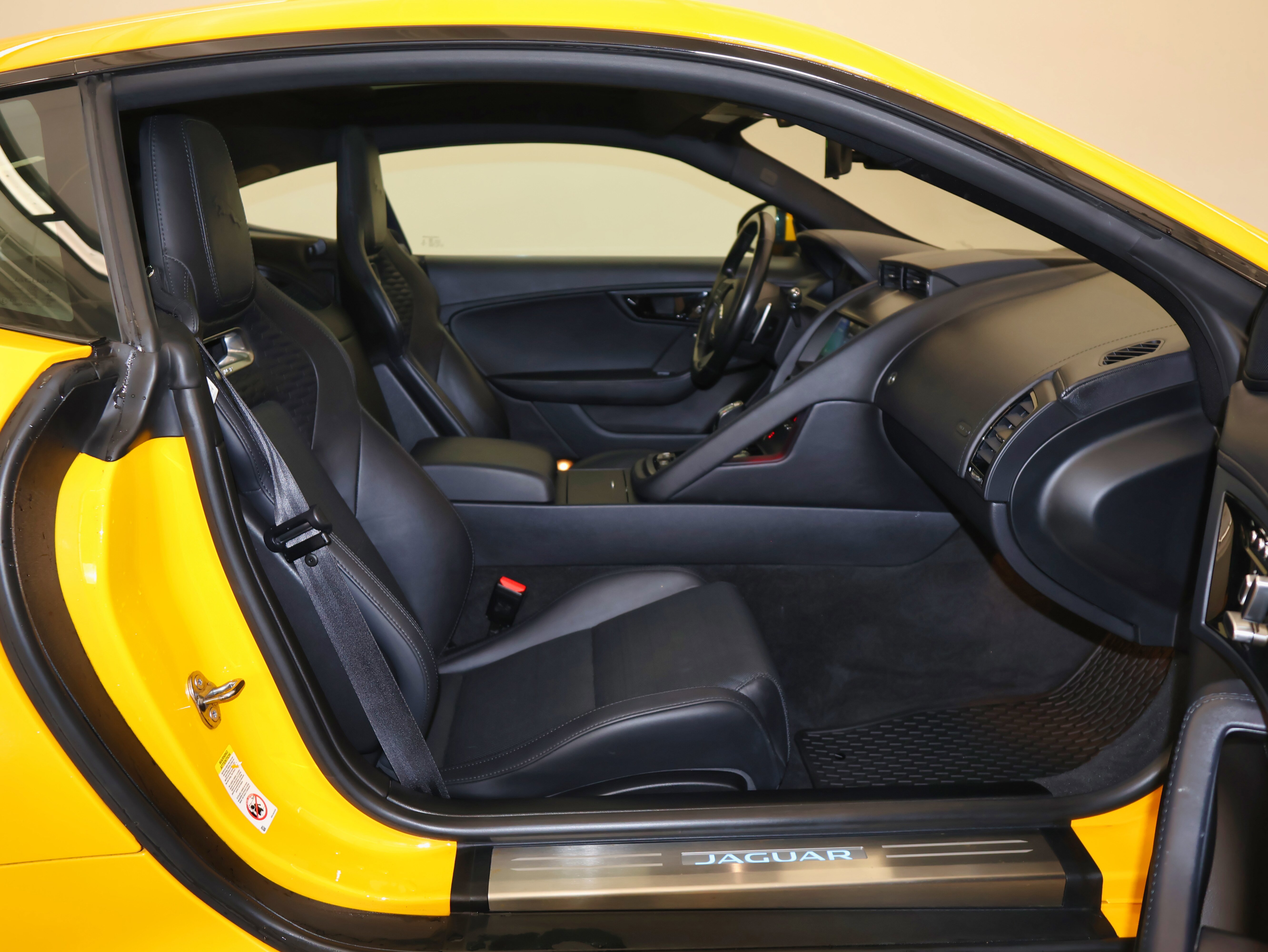 Used 2021 Jaguar F-TYPE R-Dynamic image 39