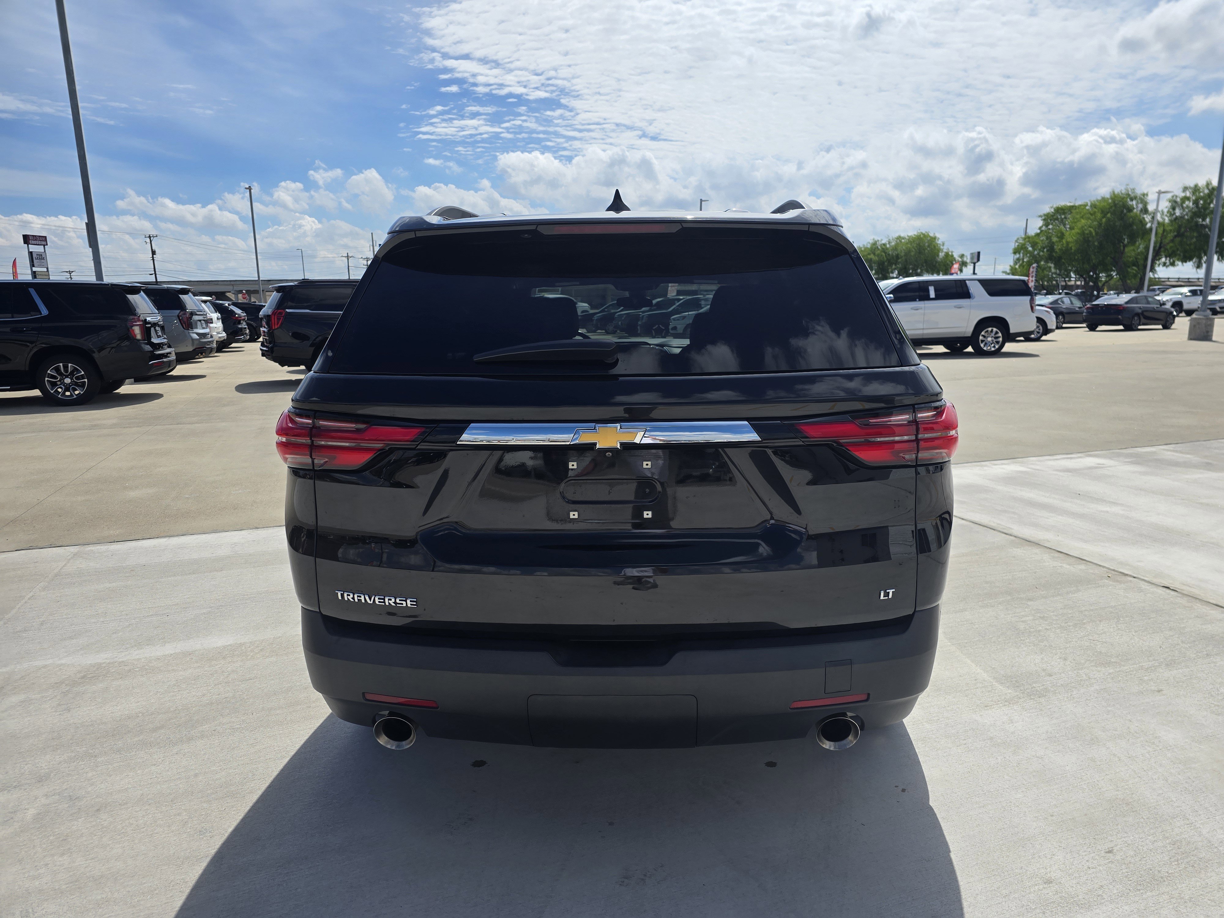 Used 2023 Chevrolet Traverse LT w/ LPO, Floor Liner Package image 4