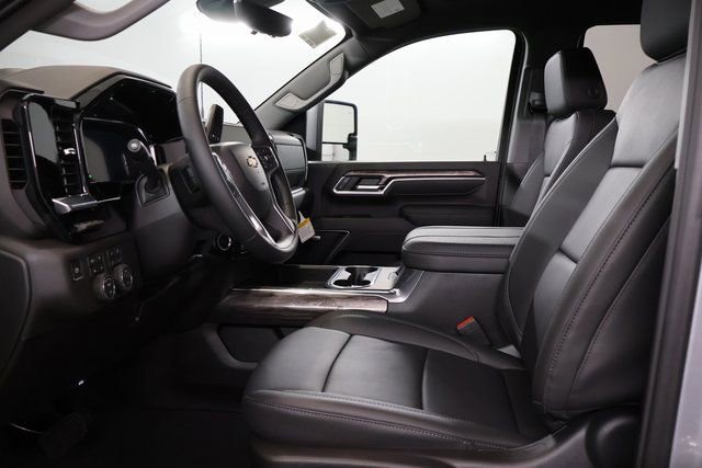 New 2026 Chevrolet Silverado 3500 LTZ w/ LTZ Premium Package image 10