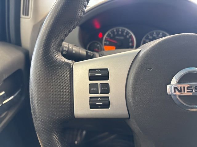 Used 2010 Nissan Pathfinder SE image 29