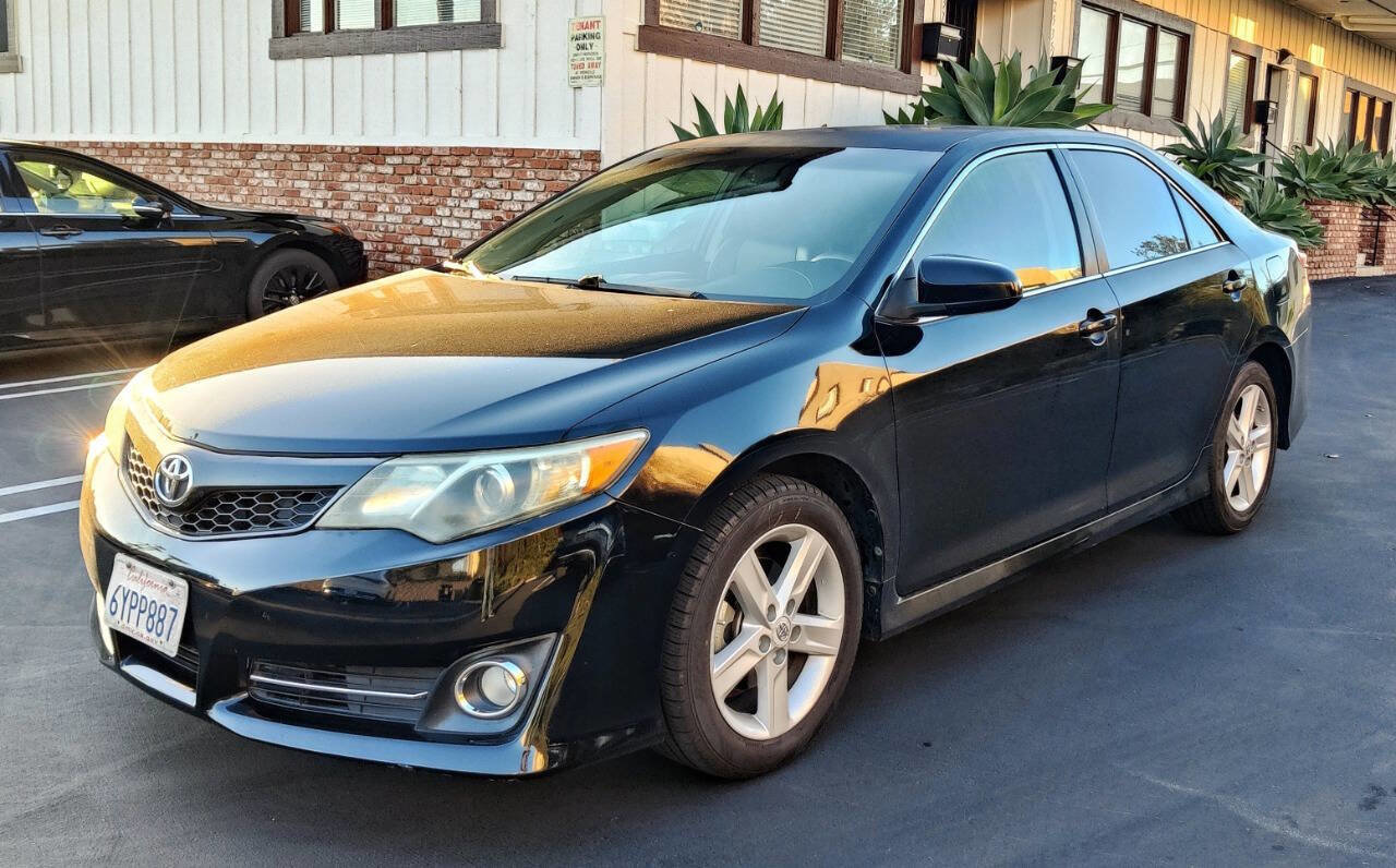 Used 2012 Toyota Camry SE image 3