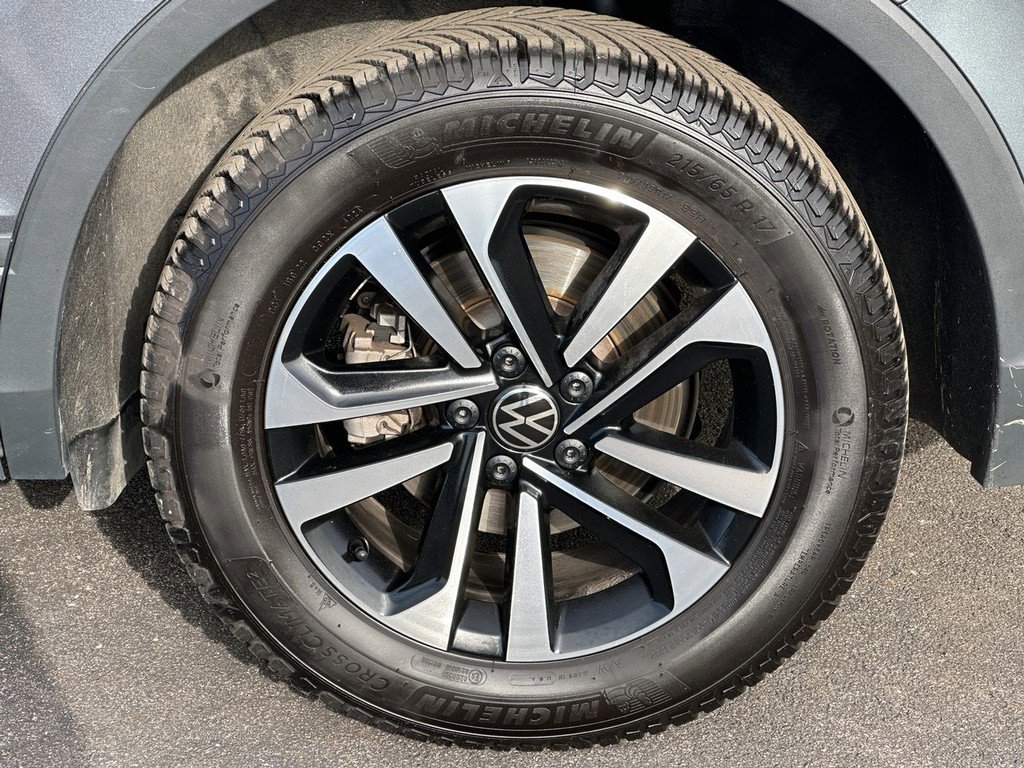 Used 2022 Volkswagen Tiguan S image 9