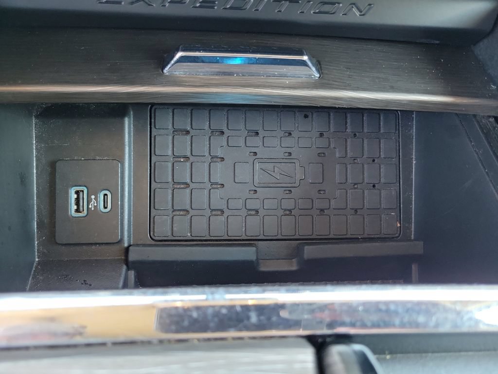 Used 2024 Ford Expedition Max Limited RWD image 36