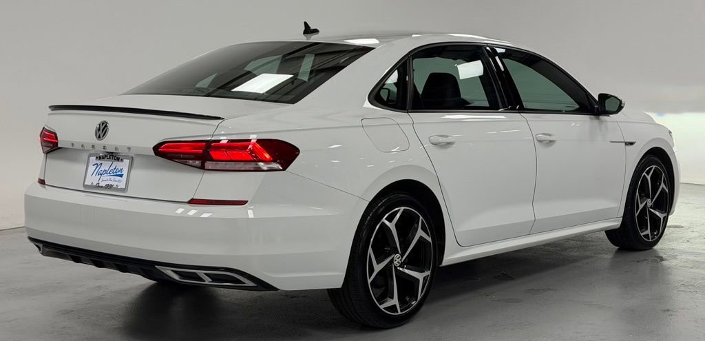 Used 2022 Volkswagen Passat 2.0T R-Line FWD image 3