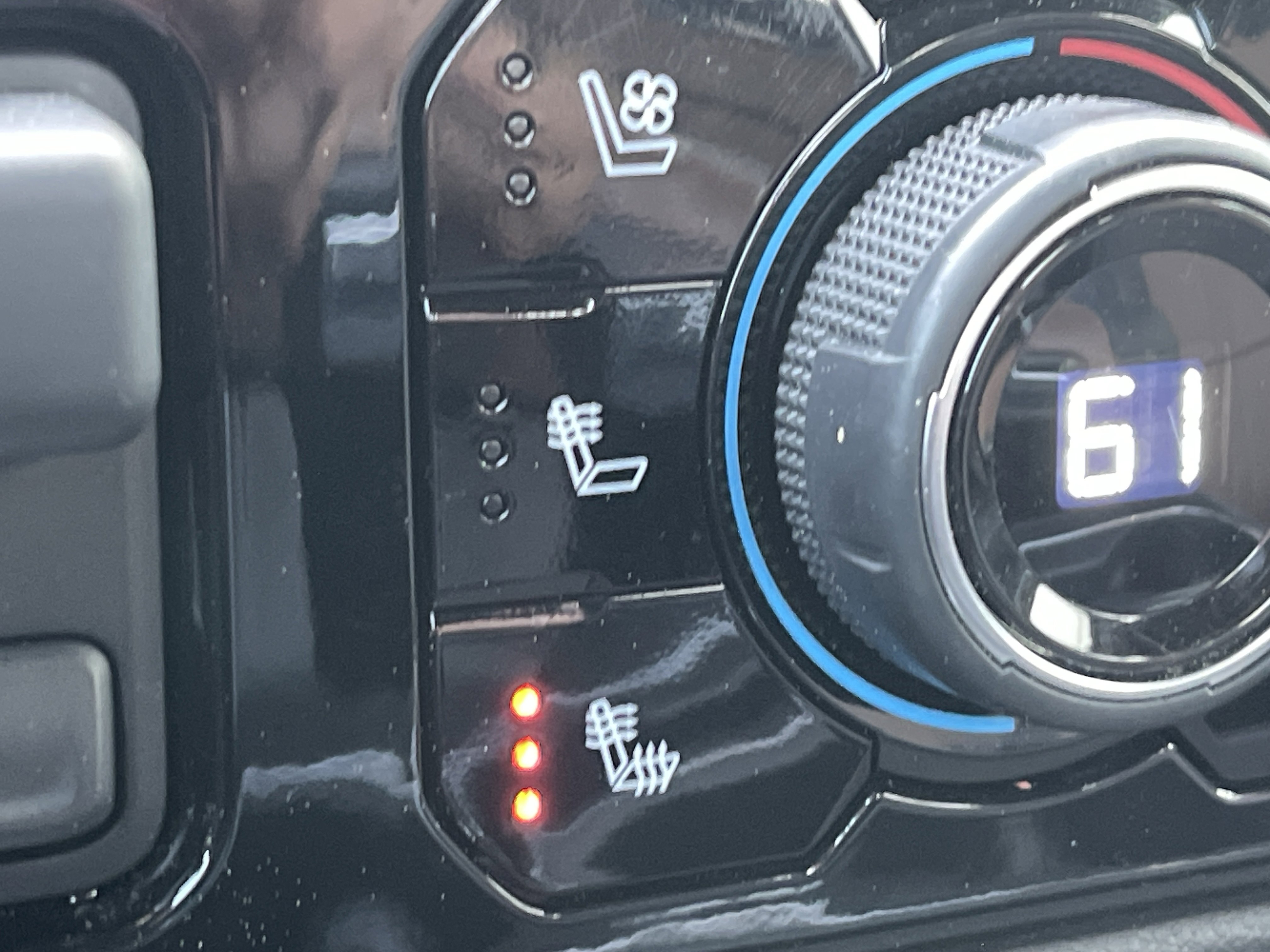 Used 2024 Chevrolet Silverado 2500 High Country w/ High Country Premium Package AWD/4WD image 25