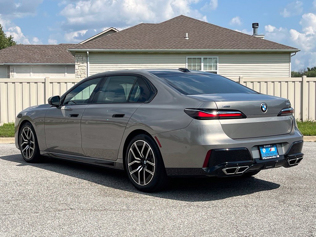 Used 2024 BMW 760i xDrive AWD/4WD image 7