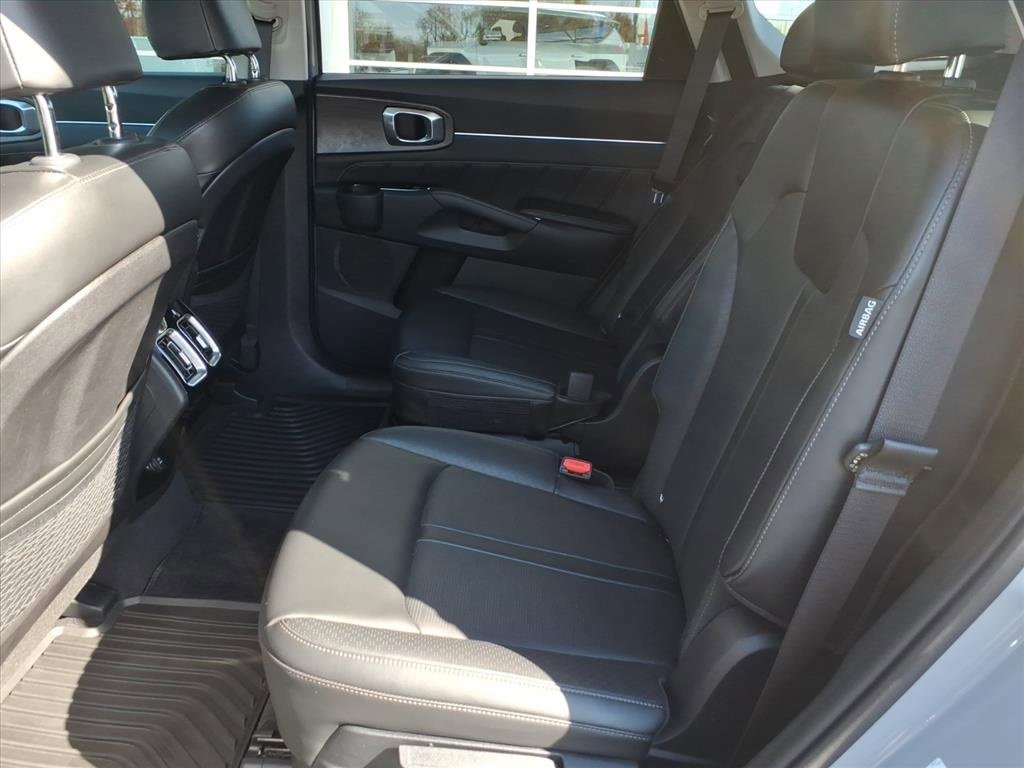 Used 2024 Kia Sorento SX image 10