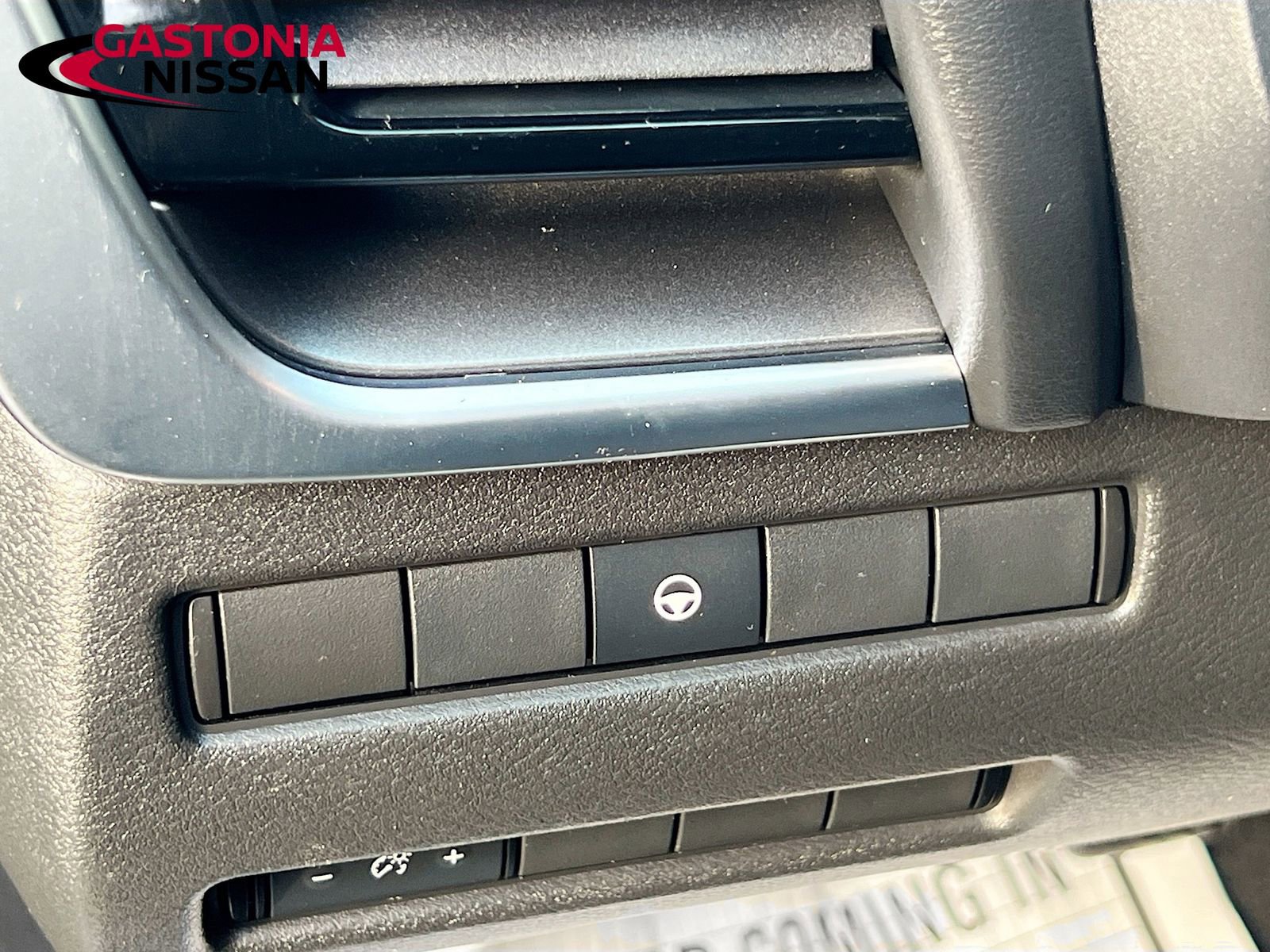 Used 2021 Nissan Rogue SV image 13