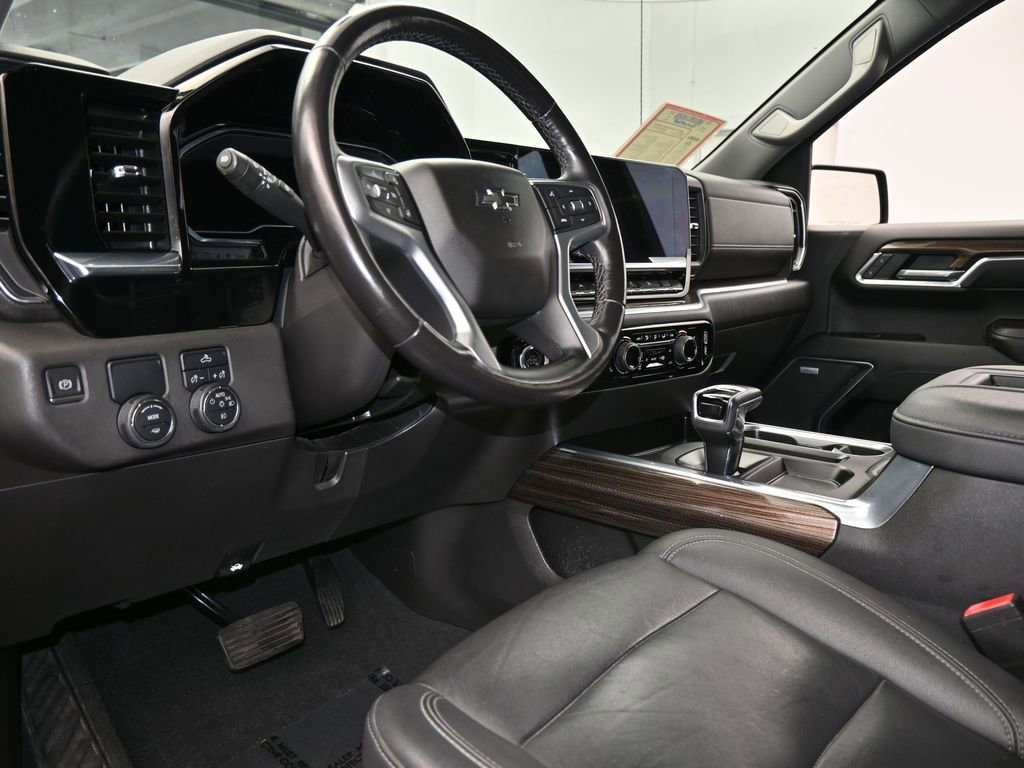 Used 2022 Chevrolet Silverado 1500 RST w/ Convenience Package II image 13