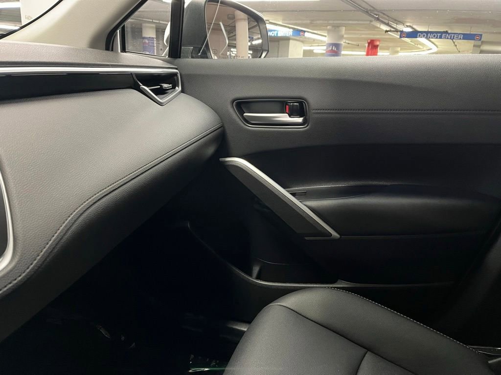 Used 2024 Toyota Corolla Cross XLE w/ Convenience Package image 29