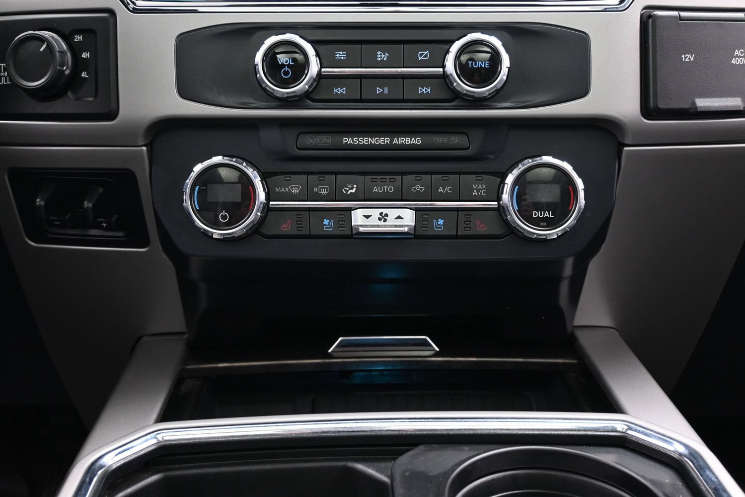 Used 2022 Ford F250 Lariat w/ Tremor Off-Road Package AWD/4WD image 35