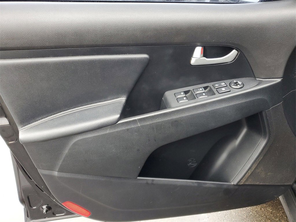 Used 2016 Kia Sportage LX image 16