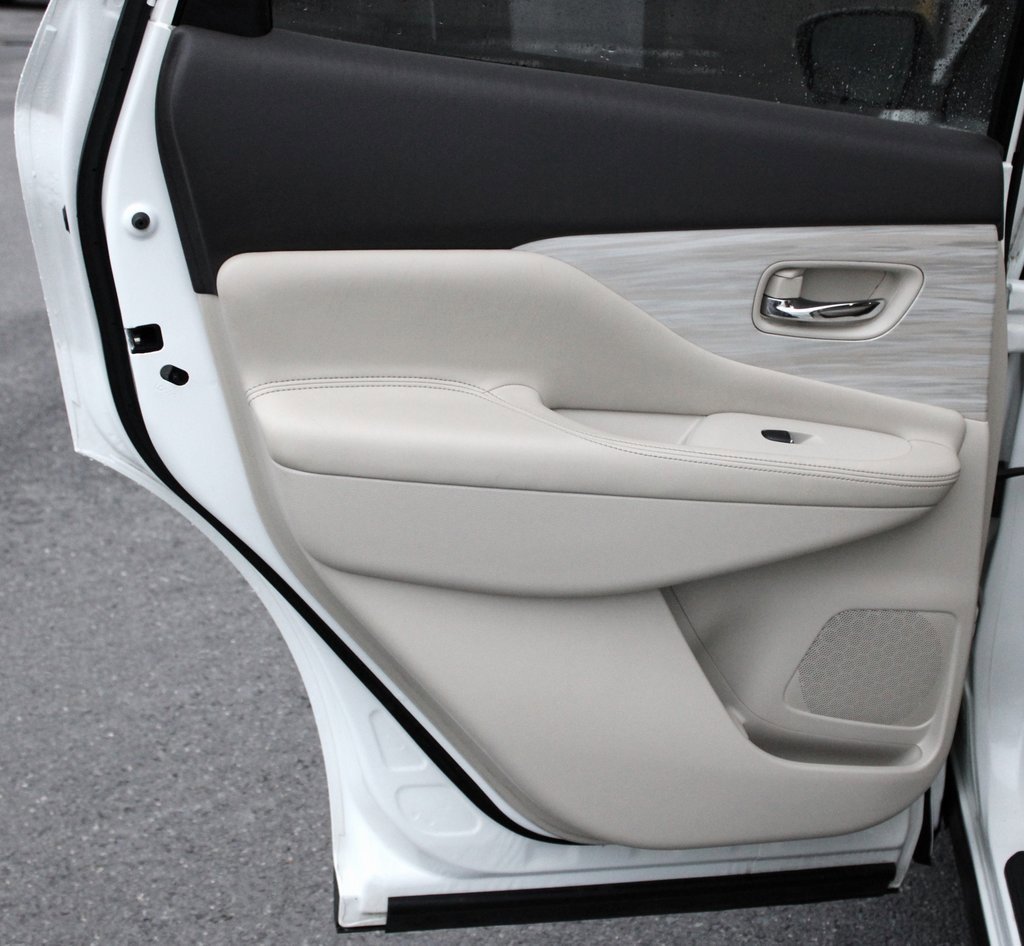 Used 2018 Nissan Murano SL w/ Moonroof Package image 17