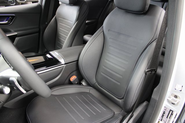 Used 2024 Mercedes-Benz GLC 300 image 9