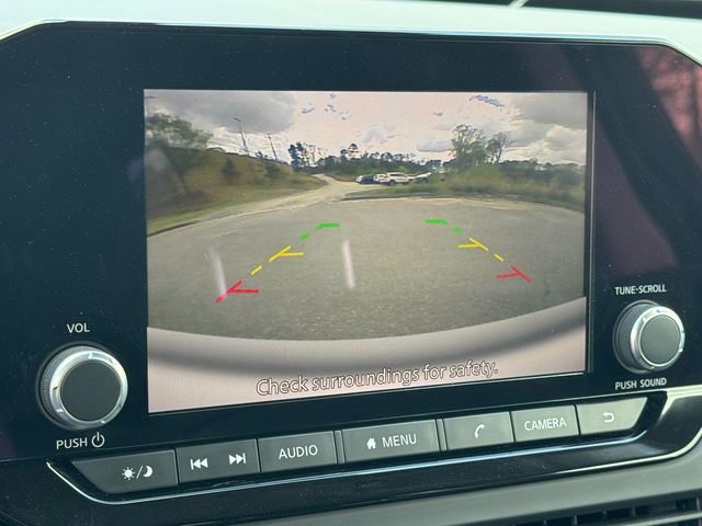 Used 2025 Nissan Pathfinder S image 30