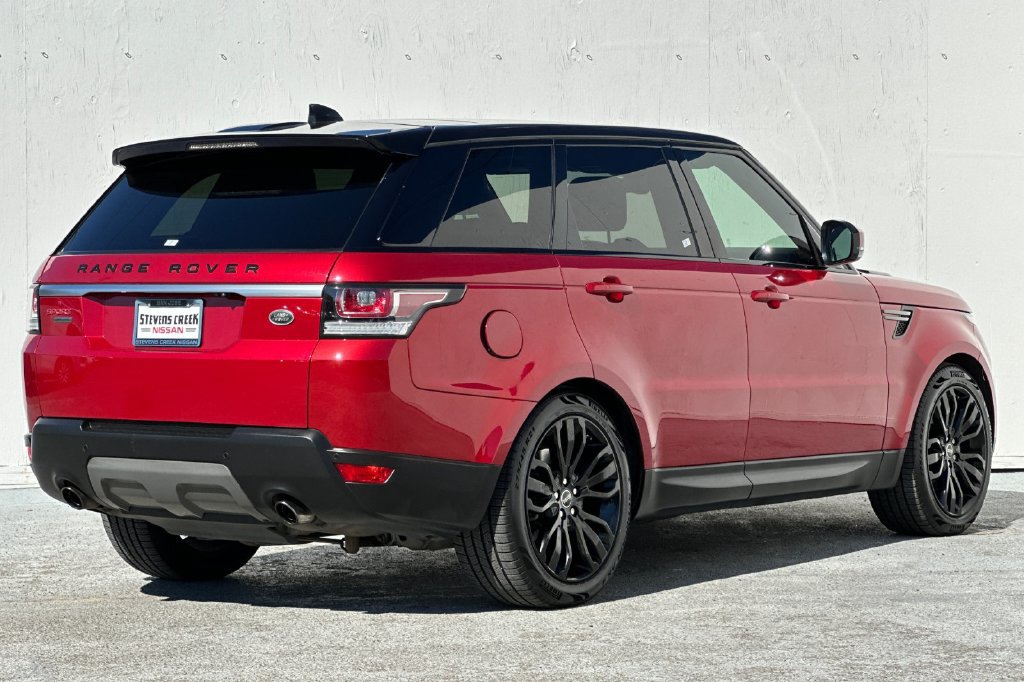 Used 2017 Land Rover Range Rover Sport SE AWD/4WD image 3
