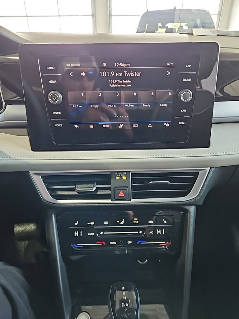 New 2026 Volkswagen Taos SE AWD/4WD image 30