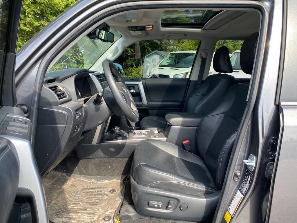 Used 2020 Toyota 4Runner Limited AWD/4WD image 8